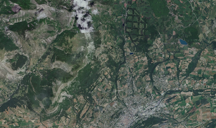 Ortho Pléiades Néo au niveau de la ville de Gap -en bas sur l’image Ortho Pléiades Néo au niveau de la ville de Gap -en bas sur l’image